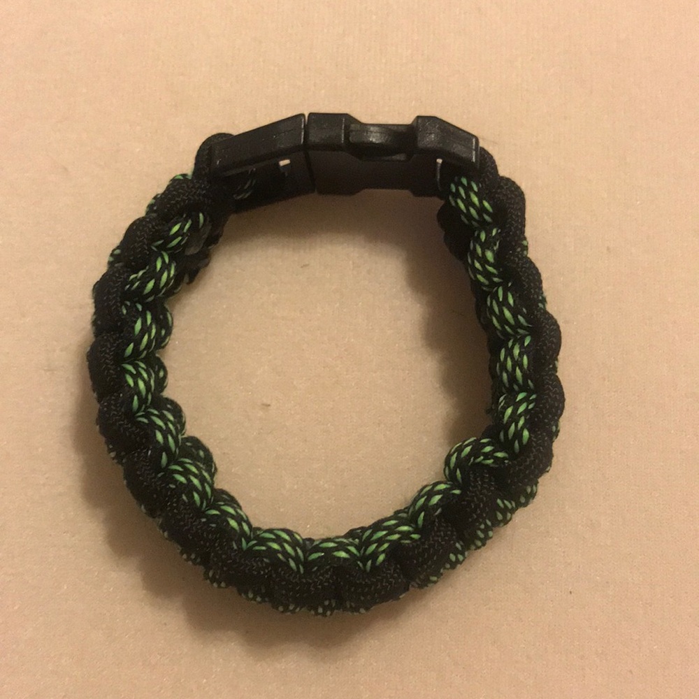 Pardcord bracelet